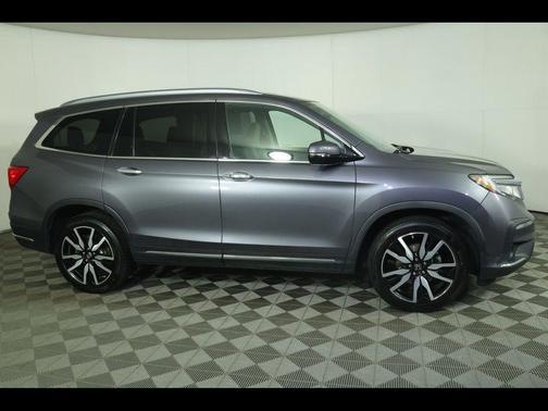 Modern Steel Metallic 2019 Honda Pilot Touring 8-Passenger