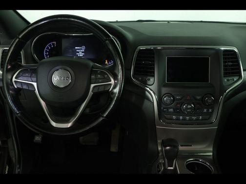 Diamond Black Crystal Pearlcoat 2021 Jeep Grand Cherokee Laredo