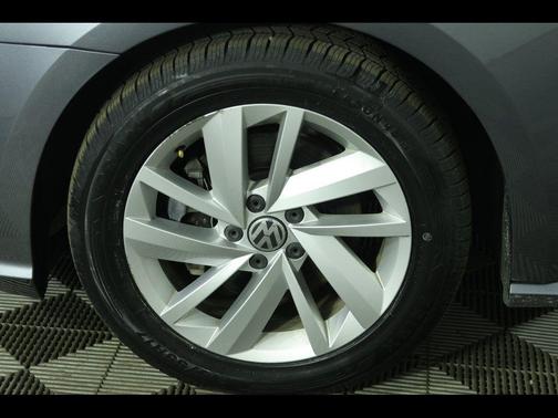 2018 Volkswagen Passat 2.0T SE