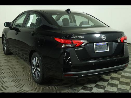 Super Black 2021 Nissan Versa 1.6 SV