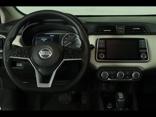 Super Black 2021 Nissan Versa 1.6 SV