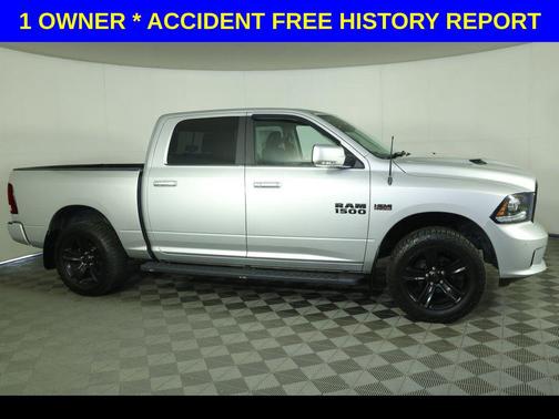 Bright Silver Metallic Clearcoat 2018 RAM 1500 Night Crew Cab 4x4 5'7' Box