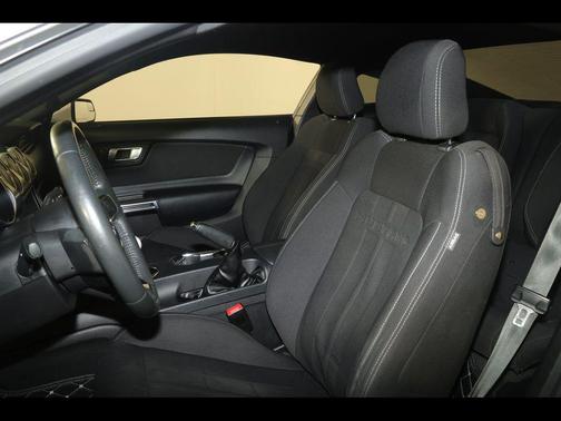 Oxford White 2018 Ford Mustang GT