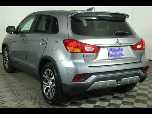 Mercury Gray Metallic 2018 Mitsubishi Outlander Sport 2.0 ES