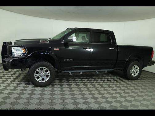2020 RAM 2500 Laramie Crew Cab 4X4 6'4' Box
