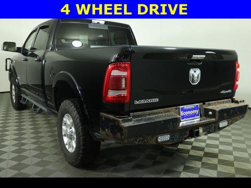 2020 RAM 2500 Laramie Crew Cab 4X4 6'4' Box