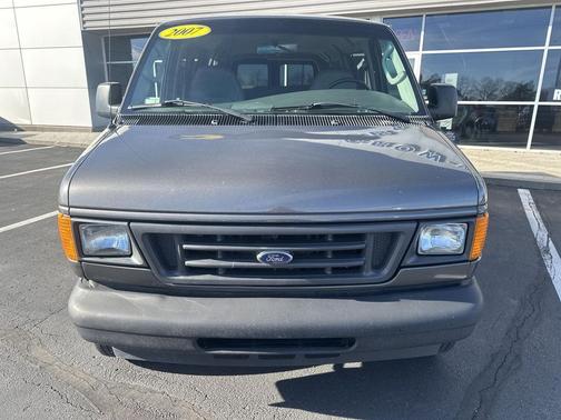 2007 Ford E150 Base