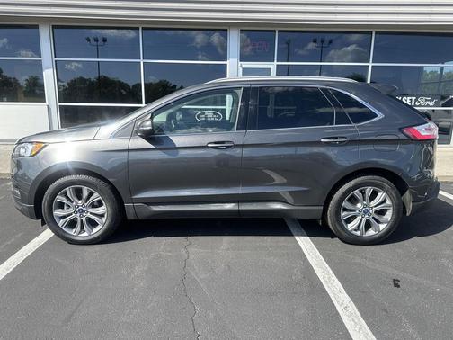 2019 Ford Edge Titanium