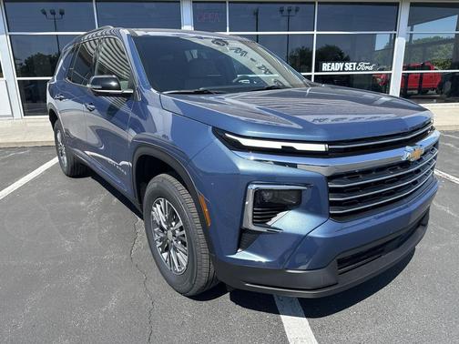 Lakeshore Blue Metallic 2026 Chevrolet Traverse LT