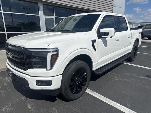 Star White Metallic Tri-Coat 2026 Ford F-150 Lariat