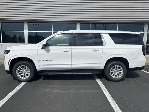 2025 Chevrolet Suburban LS