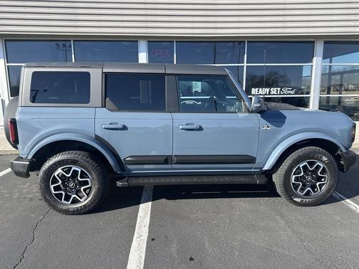2023 Ford Bronco Outer Banks