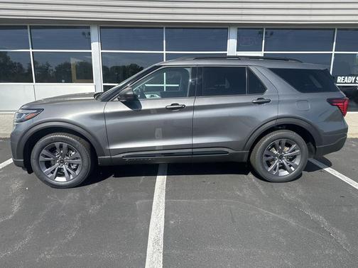 Carbonized Gray Metallic 2026 Ford Explorer Active