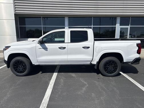 Summit White 2026 Chevrolet Colorado WT