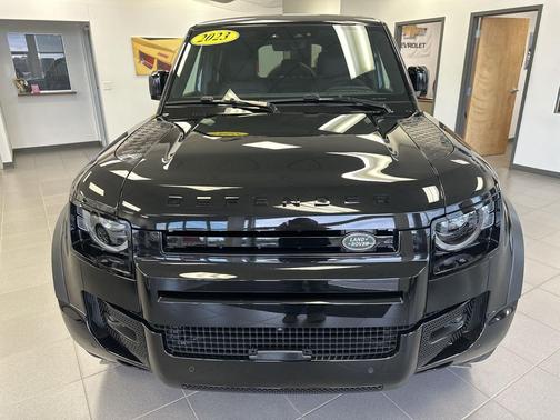 2023 Land Rover Defender 110 V8