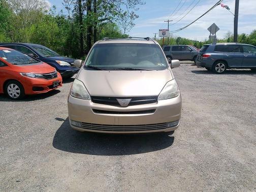 Desert Sand Mica 2004 Toyota Sienna XLE