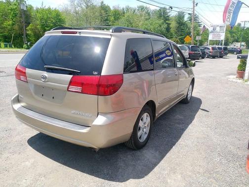 Desert Sand Mica 2004 Toyota Sienna XLE