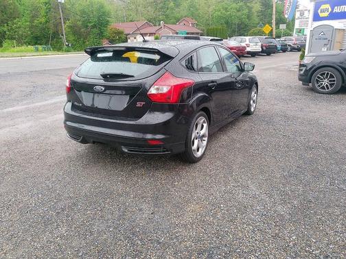 Tuxedo Black Metallic 2013 Ford Focus ST