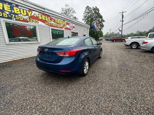2014 Hyundai ELANTRA SE