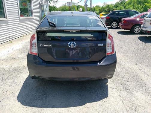 Winter Gray Metallic 2015 Toyota Prius Two