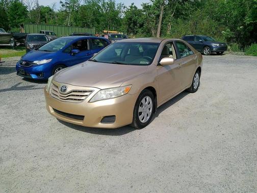 Sandy Beach Metallic 2010 Toyota Camry LE