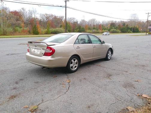 2004 Toyota Camry SE V6