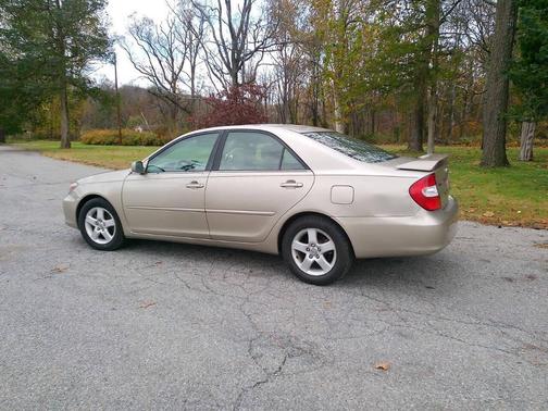 2004 Toyota Camry SE V6