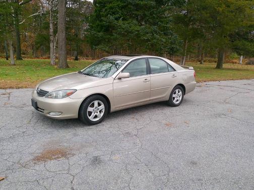 2004 Toyota Camry SE V6