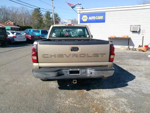 2004 Chevrolet Silverado 1500 Base
