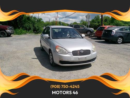 Platinum Silver 2009 Hyundai Accent SE
