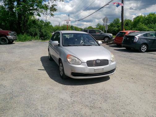 Platinum Silver 2009 Hyundai Accent SE