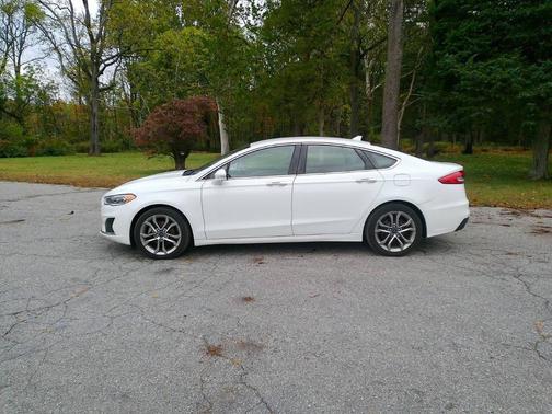 2019 Ford Fusion SEL