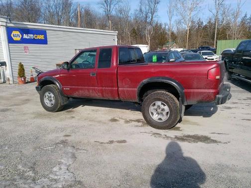 2003 Chevrolet S-10 Base