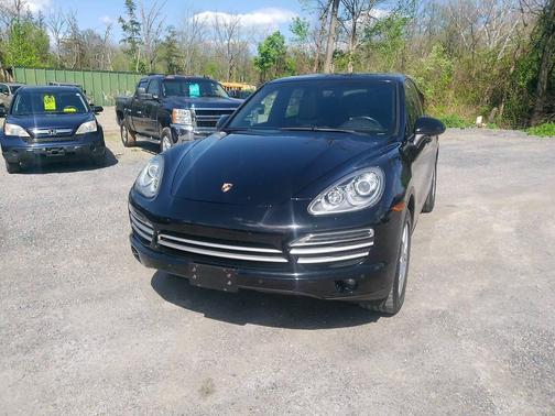 Black 2014 Porsche Cayenne Platinum Edition