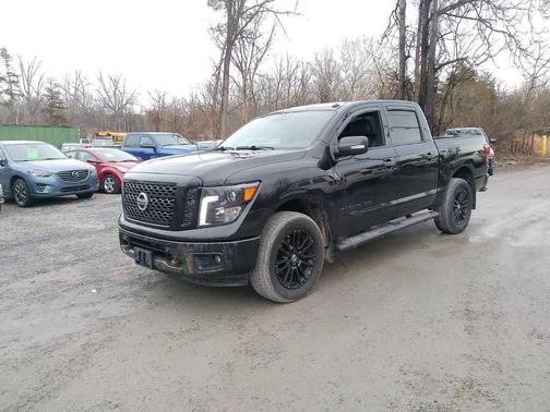 2018 Nissan Titan SL