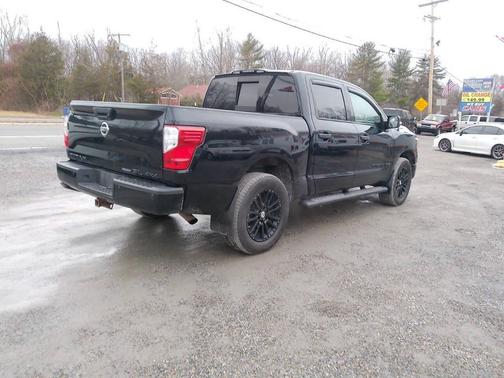 2018 Nissan Titan SL