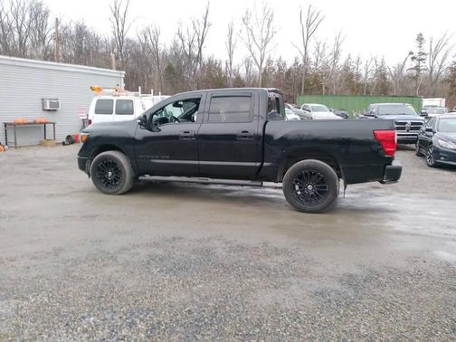 2018 Nissan Titan SL