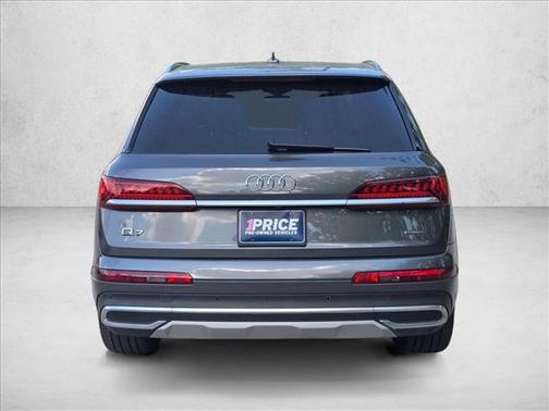 Samurai Gray Metallic 2021 Audi Q7 45 Premium Plus