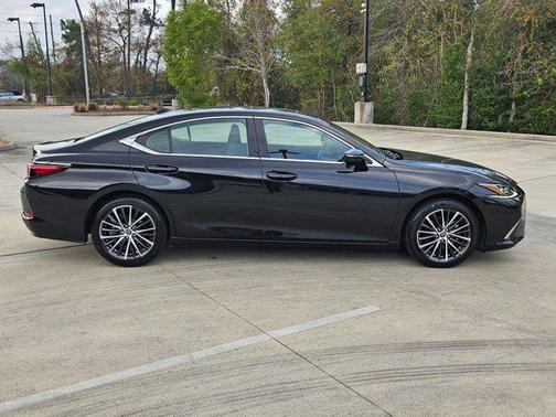 2022 Lexus ES 350 Base