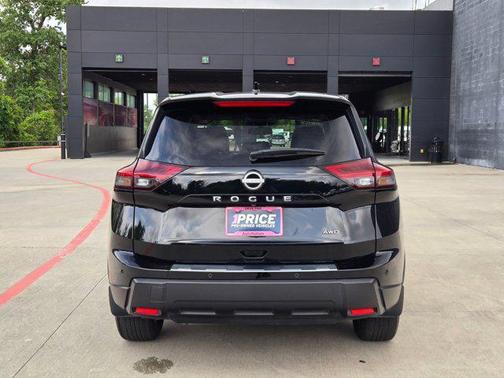 Super Black 2025 Nissan Rogue SV