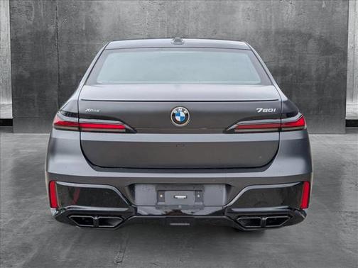 2023 BMW 760 i xDrive