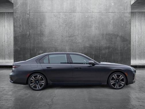 2023 BMW 760 i xDrive