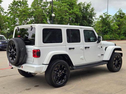 Bright White Clearcoat 2023 Jeep Wrangler 4-Door High Altitude 4x4