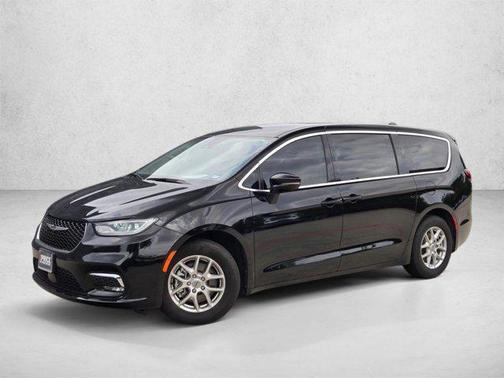 Diamond Black Crystal Pearlcoat 2024 Chrysler Pacifica Touring L