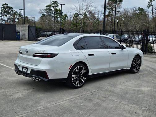 2023 BMW 760 i xDrive