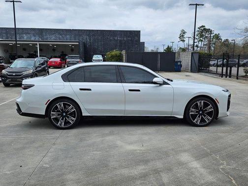 2023 BMW 760 i xDrive