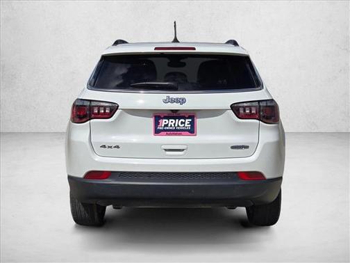 Bright White Clearcoat 2025 Jeep Compass Latitude