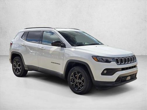 Bright White Clearcoat 2025 Jeep Compass Latitude