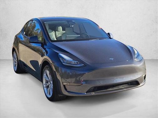 2022 Tesla Model Y Long Range Dual Motor All-Wheel Drive