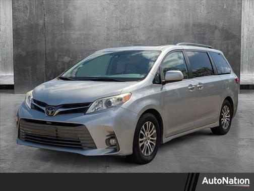 2019 Toyota Sienna XLE